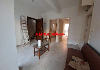 תמונת סטודיו, פיראוס למכירה (0)