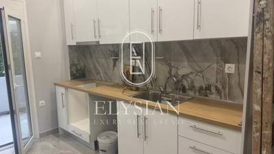 תמונת סטודיו, קאלאמריה למכירה (1)