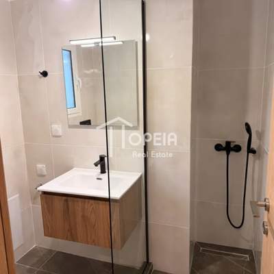 תמונת גליפדה, אתונה למכירה (1)