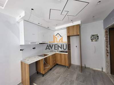 תמונת סטודיו, טומבה עילית, סלוניקי למכירה (0)