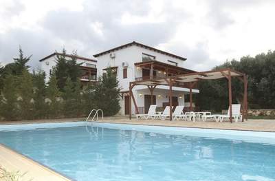 תמונת מתחם דירות, קאריסטוס, אוויה למכירה (1)