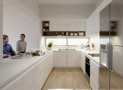 תמונת הליניקו, אתונה למכירה (1)