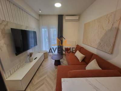 תמונת סטודיו, טומבה עילית, סלוניקי למכירה (0)