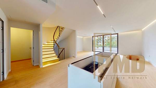 תמונת וולה, וארי - וולה -ווליאגמני, אתונה למכירה (1)