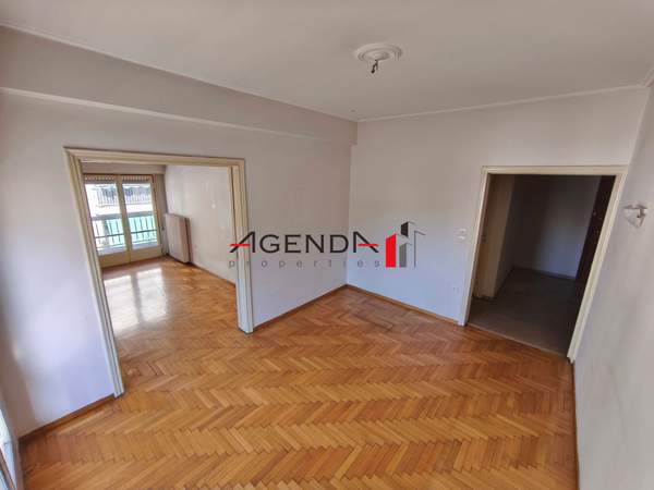 תמונת ויקטוריה, אתונה למכירה (1)