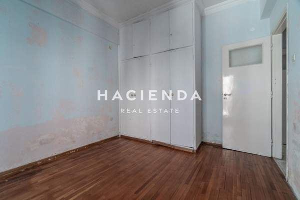 תמונת גרוואה, רשות מקומית אתונה למכירה (0)