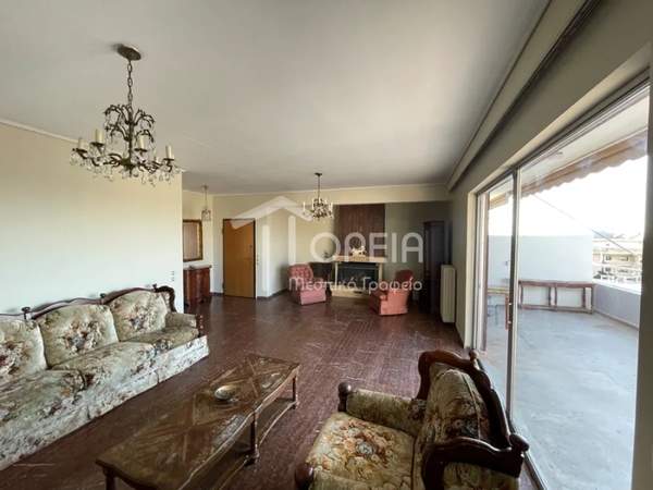 תמונת גליפדה, אתונה למכירה (1)