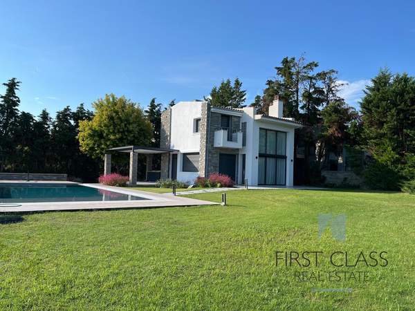 תמונת קסנדרה, כלקידיקי למכירה (0)