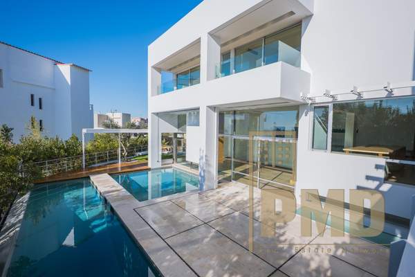 תמונת וולה, וארי - וולה -ווליאגמני, אתונה למכירה (0)