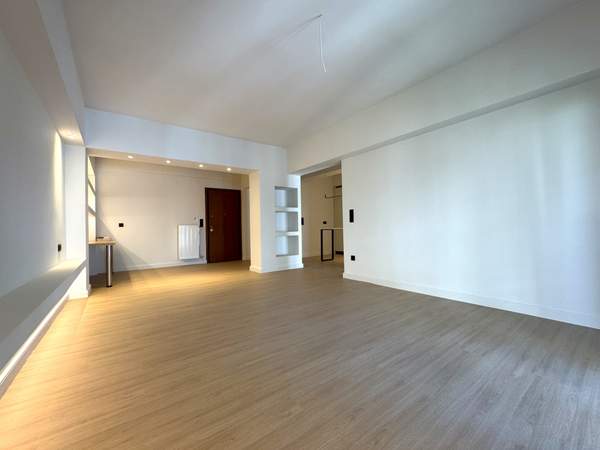 תמונת קיפסלי, אתונה למכירה (0)