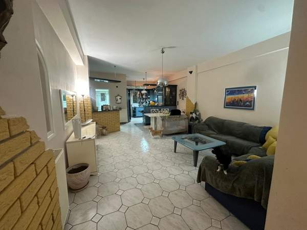 תמונת אגלאו, אתונה למכירה