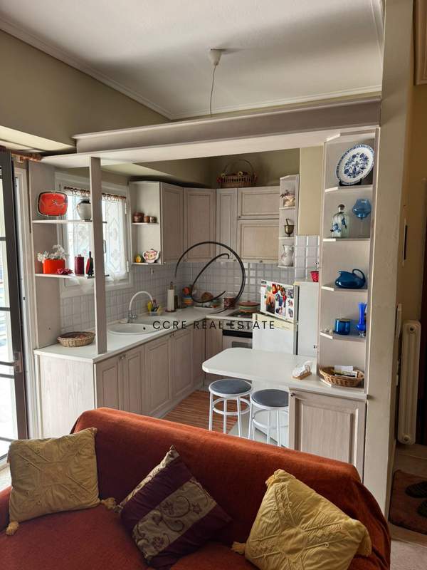 תמונת קיפסלי, אתונה למכירה (1)