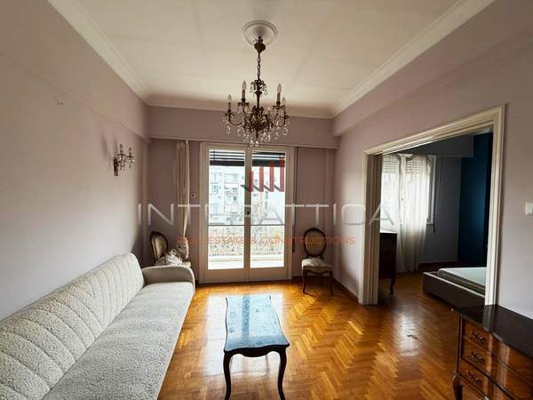 תמונת קולונאקי, אתונה למכירה