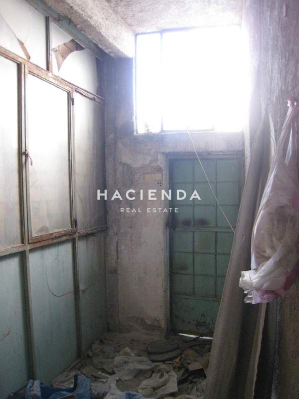 תמונת קוטרוני, פטרס למכירה