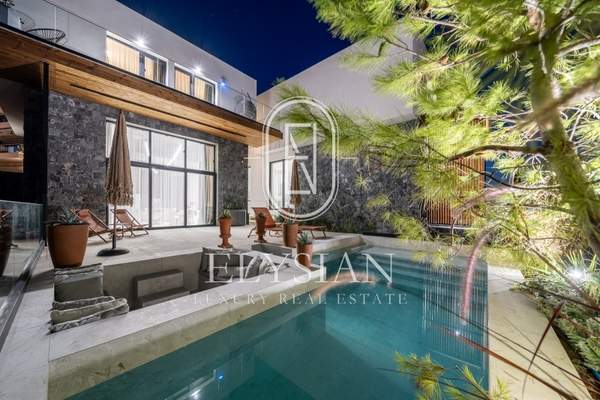 תמונת קסנדרה למכירה