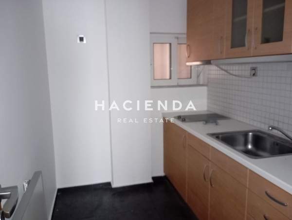 תמונת גליפדה, אתונה למכירה (1)