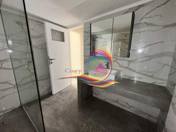 תמונת נאוס קוסמוס, רשות מקומית אתונה למכירה (1)