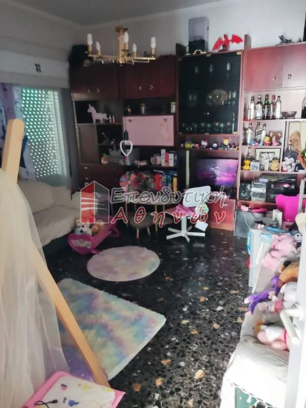 תמונת דפני, אתונה למכירה (1)