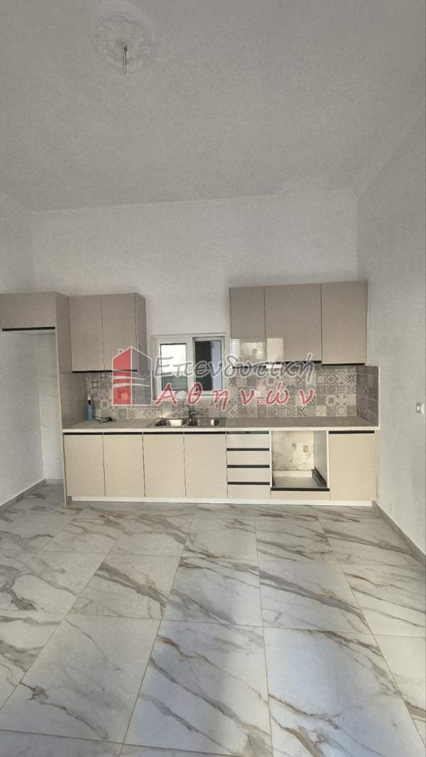 תמונת אנו פטרלונה, אתונה למכירה