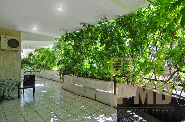 תמונת גליפדה, אתונה למכירה (1)