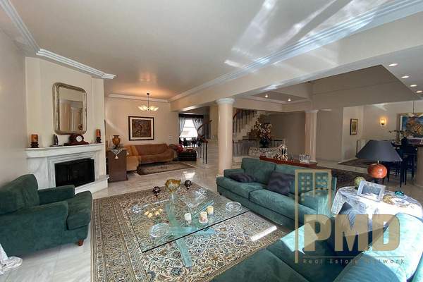 תמונת וולה, וארי - וולה -ווליאגמני, אתונה למכירה (1)