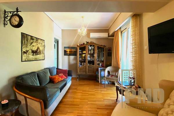 תמונת גליפדה, אתונה למכירה (1)