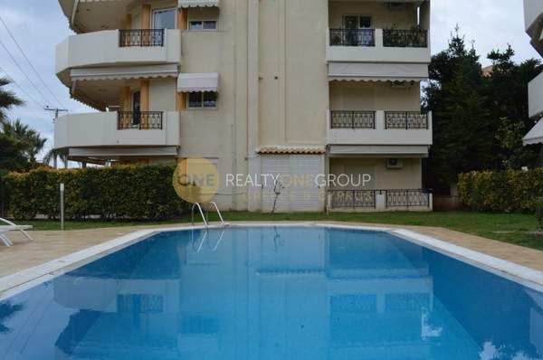 תמונת גליפדה, אתונה למכירה (1)