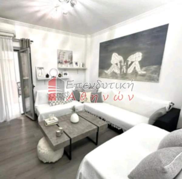 תמונת ויקטוריה, אתונה למכירה (1)