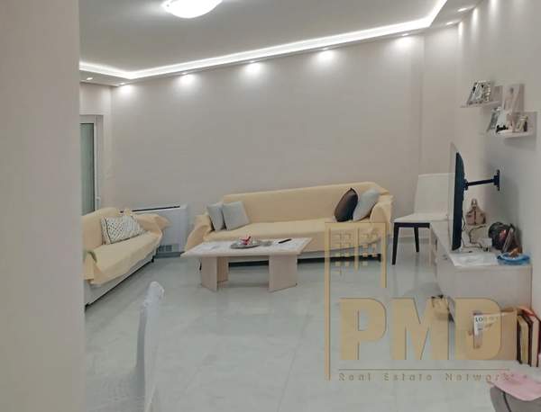 תמונת וארי, וארי - וולה -ווליאגמני, אתונה למכירה