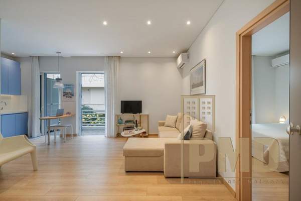 תמונת וארי, וארי - וולה -ווליאגמני, אתונה למכירה