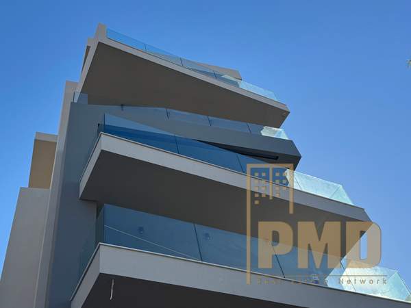 תמונת גליפדה, אתונה למכירה (1)