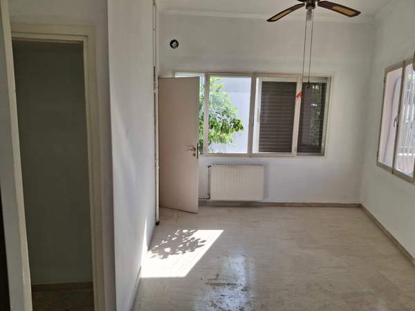 תמונת איליופולי, אתונה למכירה (0)