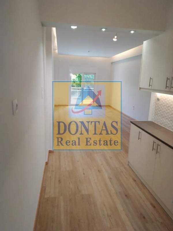 תמונת חאלנדרי, אתונה למכירה (1)