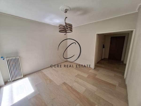 תמונת מרוסי, אתונה למכירה (1)