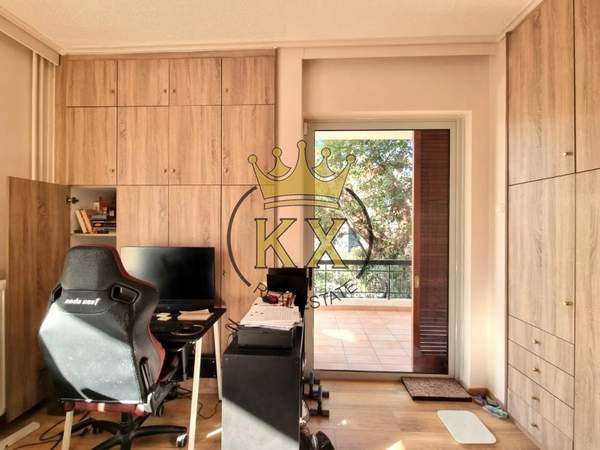 תמונת קיפיסיה, אתונה למכירה (1)