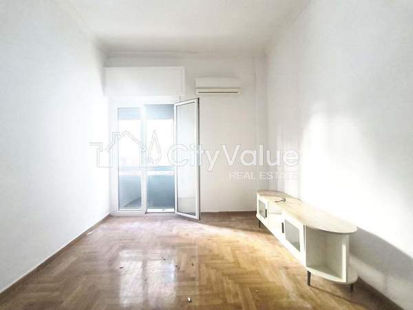 תמונת נאה קיפסלי, אתונה למכירה