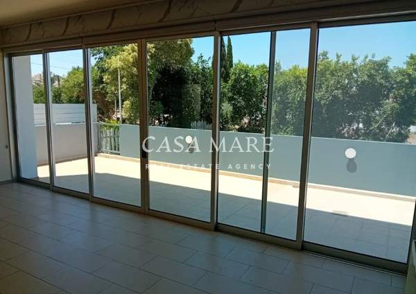 תמונת לאטסיה - גרי למכירה (0)