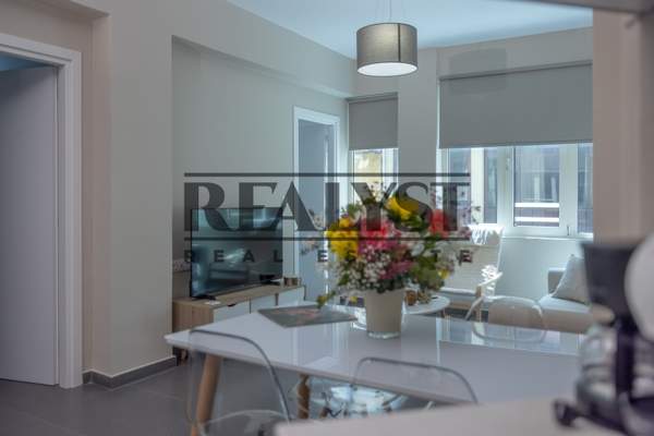 תמונת אומוניה, אתונה למכירה (1)