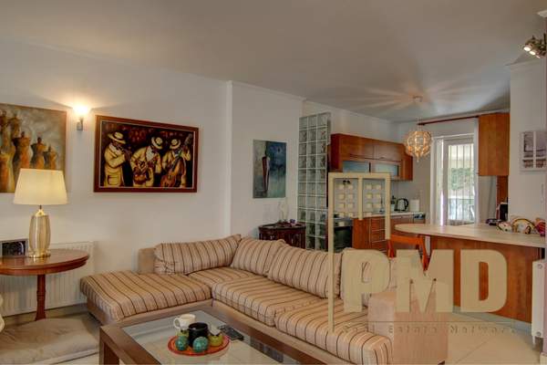 תמונת גליפדה, אתונה למכירה (1)