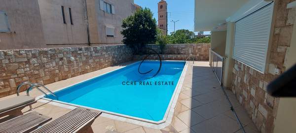 תמונת גליפדה, אתונה למכירה