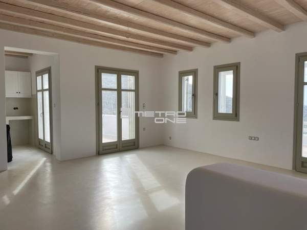 תמונת מיקונוס, הקיקלאדיים למכירה (1)