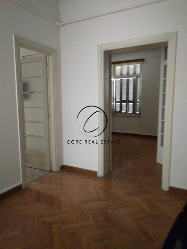 תמונת קולונאקי, אתונה למכירה