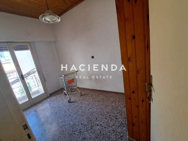 תמונת פריסטרי, אתונה למכירה