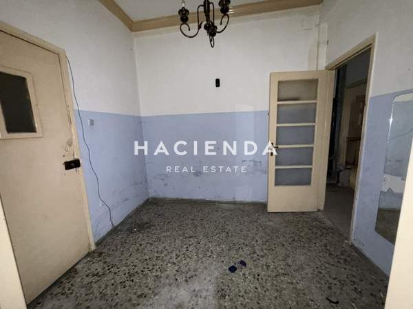 תמונת כיכר אמריקיס, רשות מקומית אתונה למכירה (1)