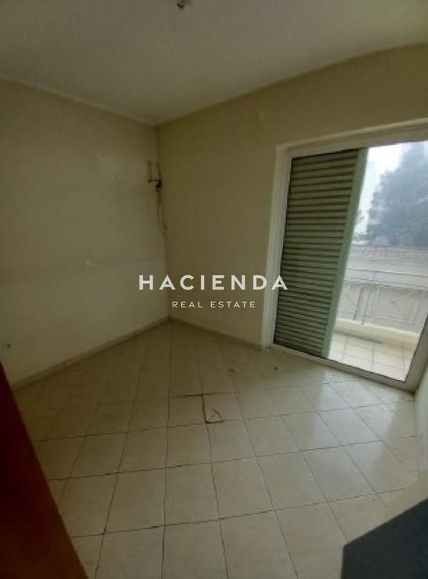 תמונת אנו הרקליו, הרקליו למכירה (1)