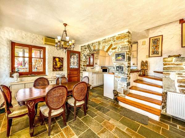 תמונת קאריסטוס, אוויה למכירה (1)