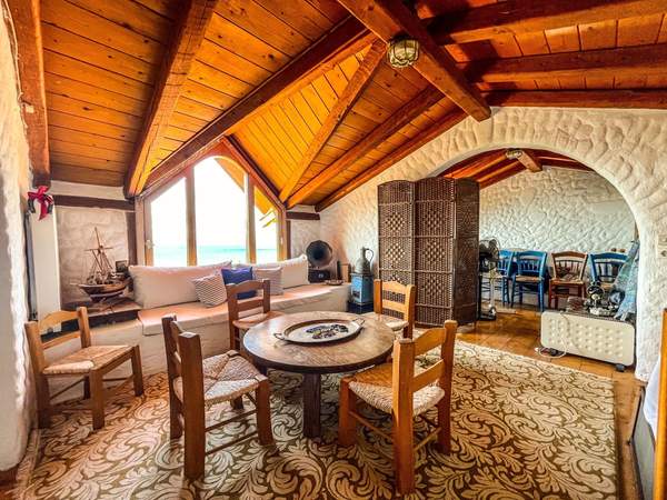 תמונת קאריסטוס, אוויה למכירה (0)