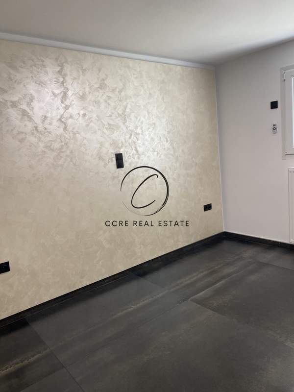 תמונת פנגרטי, אתונה למכירה (1)