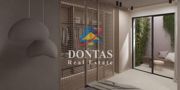 תמונת חאלנדרי, אתונה למכירה