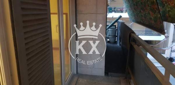 תמונת ויקטוריה, אתונה למכירה (1)